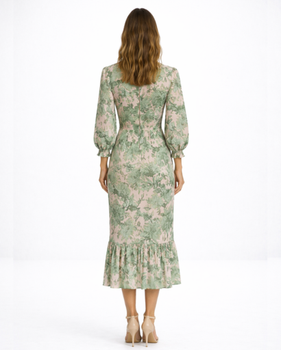 Robe midi fleurie à manches longues avec décolleté en V et volant