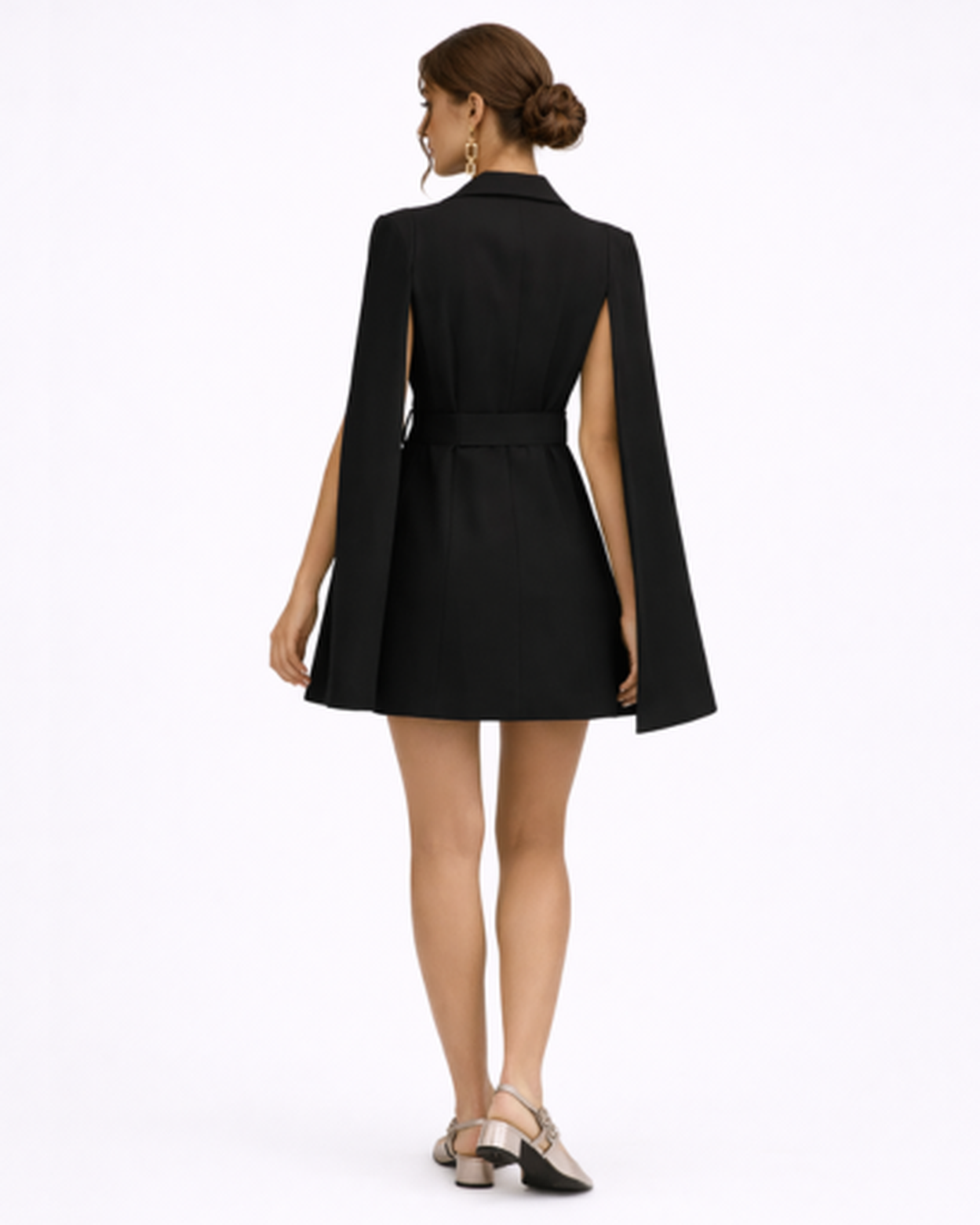 Abito blazer corto con mantella collo a revers e cintura
