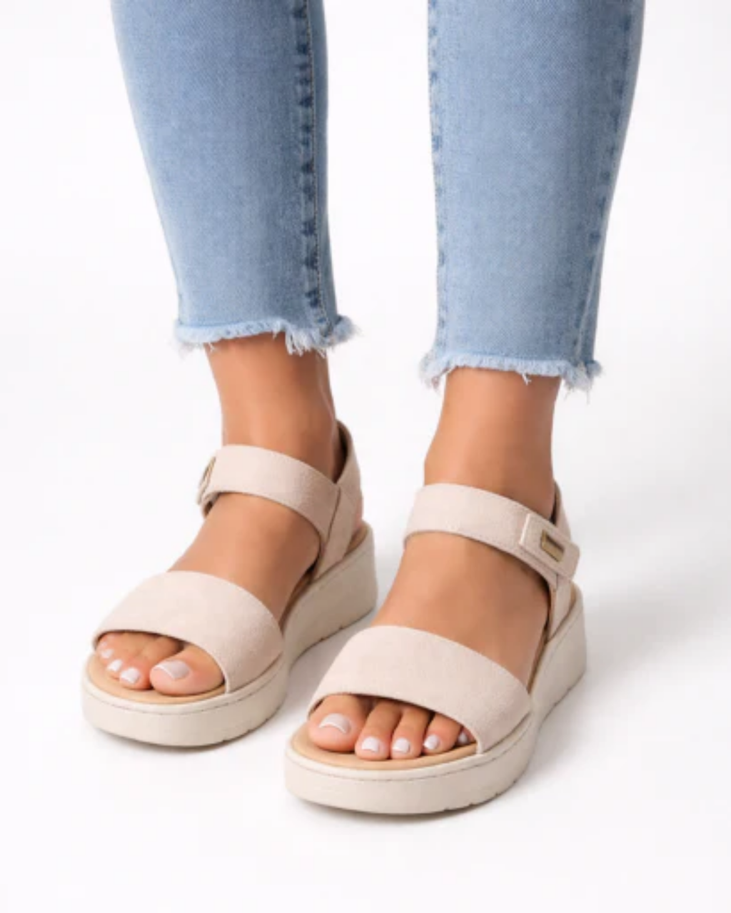 Sandales plateforme à brides – bout ouvert, bride arrière et fermeture scratch