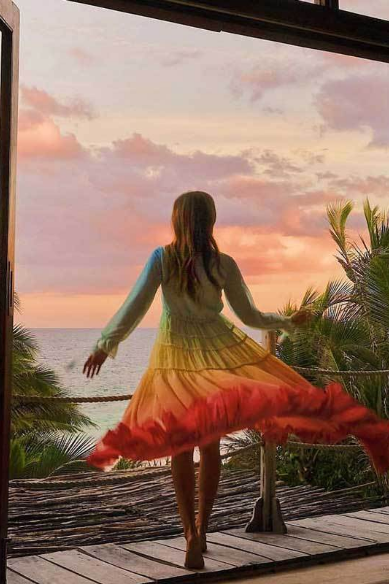 Abito Lungo da Donna Bohemien con Volant – Abito Fluido con Scollo a V e Orlo Asimmetrico