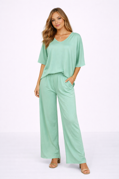 Completo da Donna 2 Pezzi – Top Scollo a V e Pantaloni Ampi Fluidi