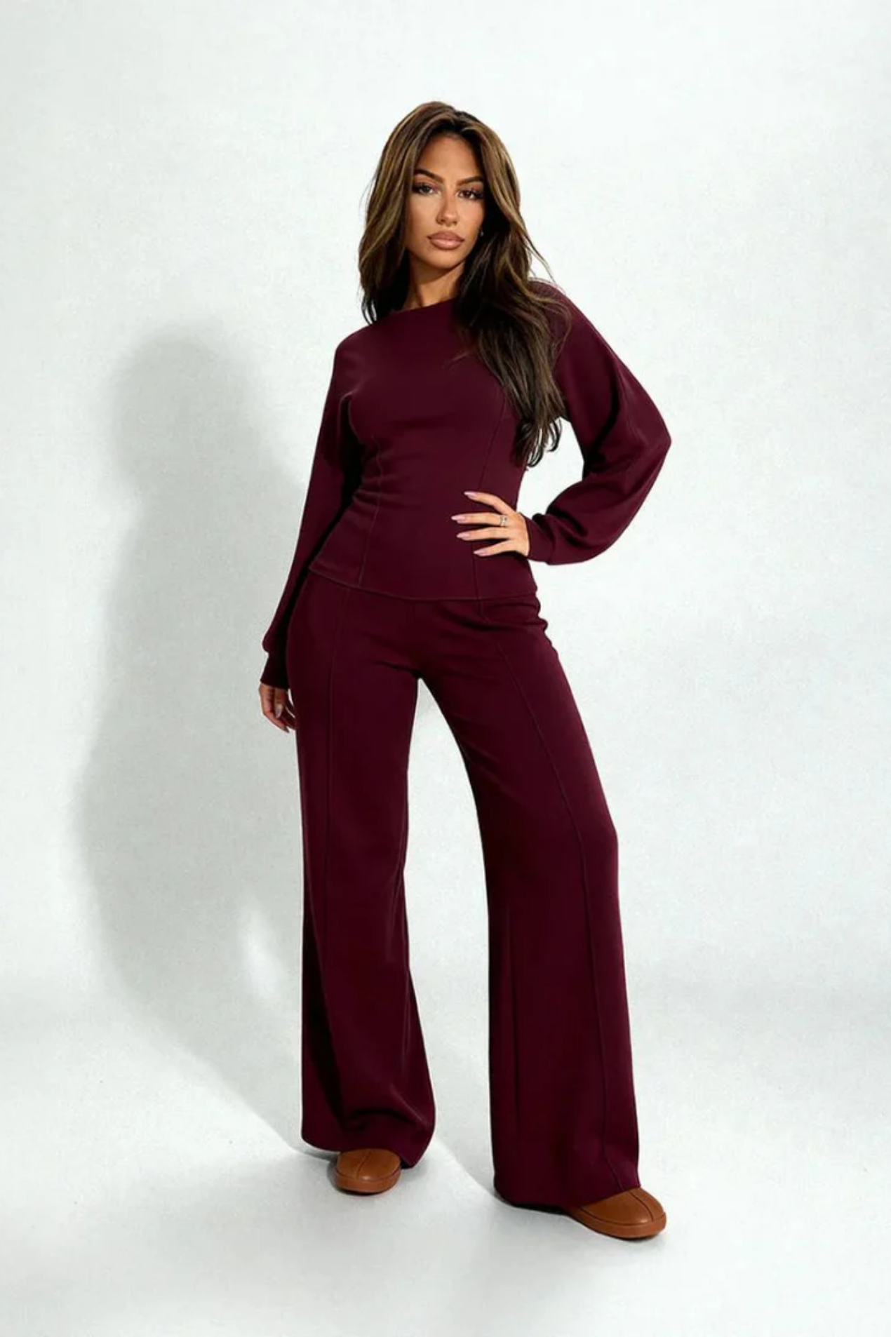 Completo Elegante da Donna - Top Aderente a Maniche Lunghe e Pantaloni a Gamba Larga