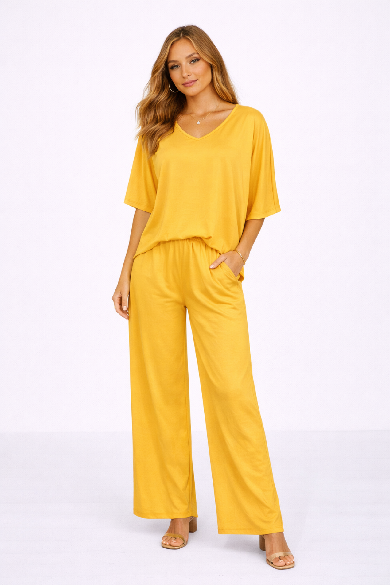 Completo da Donna 2 Pezzi – Top Scollo a V e Pantaloni Ampi Fluidi