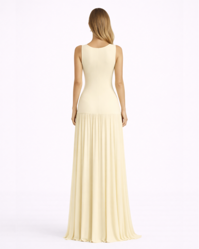 Robe longue ajustée sans manches avec jupe plissée fluide