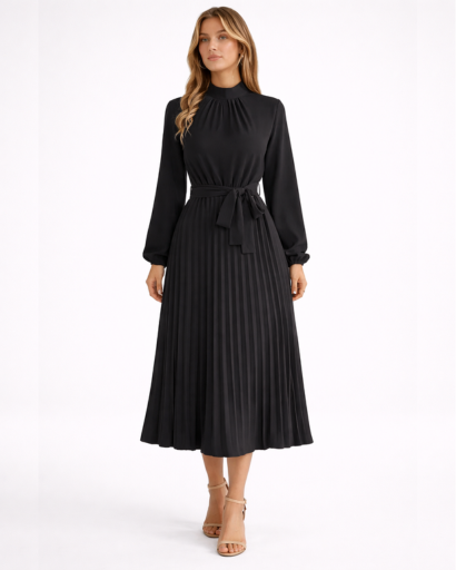 Robe midi plissée à manches longues avec col montant et ceinture