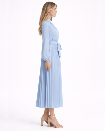 Robe midi plissée à manches longues avec col montant et ceinture