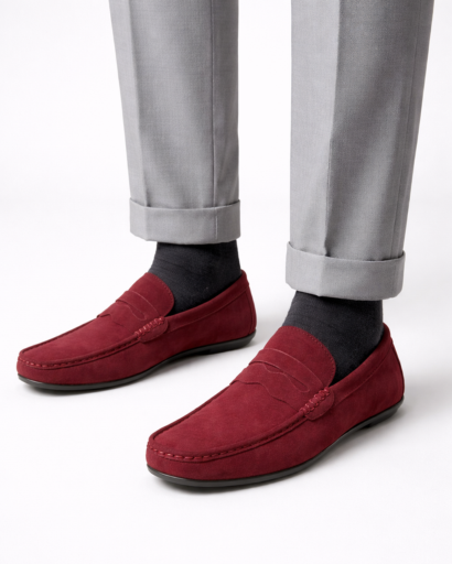 Mocassins homme en daim à enfiler avec couture apparente