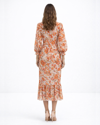 Robe midi fleurie à manches longues avec décolleté en V et volant