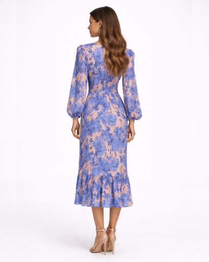 Robe midi fleurie à manches longues avec décolleté en V et volant