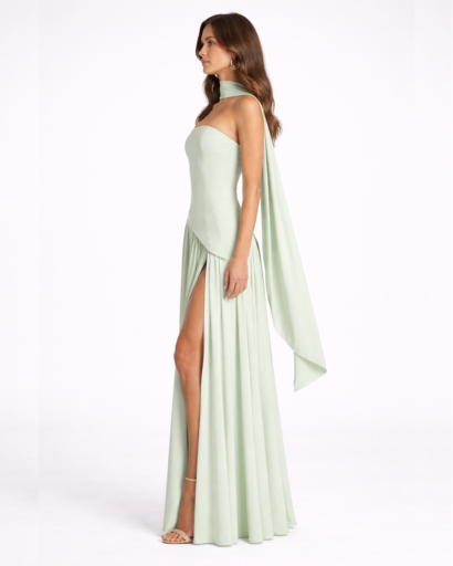 Robe longue asymétrique bandeau avec fente et tour de cou drapé