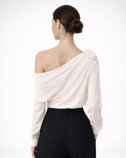 Top asymétrique femme drapé une épaule avec détail fleur