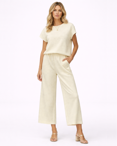 Completo donna top a maniche corte e pantalone largo testurizzato