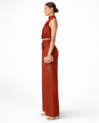 Completo donna top drappeggiato collo alto e pantaloni larghi a vita alta