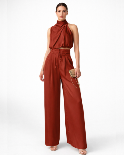 Completo donna top drappeggiato collo alto e pantaloni larghi a vita alta