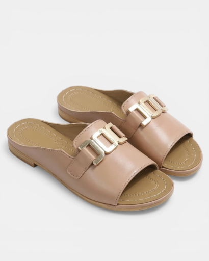 Mules da donna con cinturino largo e fibbia decorativa in metallo