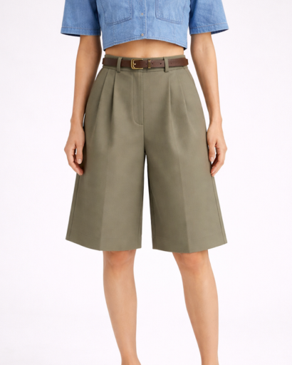 Short da tailleur da donna a vita alta con taglio ampio e pinces