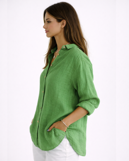 Chemise femme fluide à manches longues avec col classique et boutons