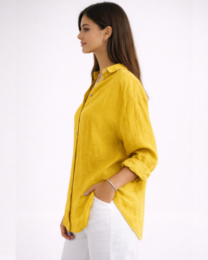 Chemise femme fluide à manches longues avec col classique et boutons