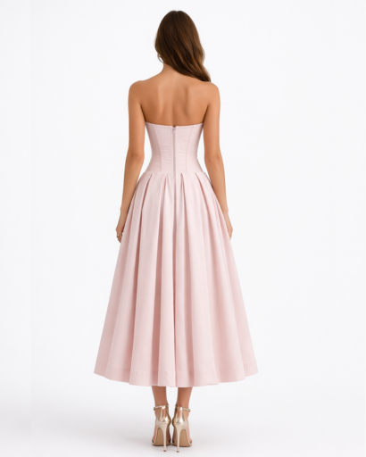 Robe bustier midi évasée avec décolleté structuré et taille cintrée
