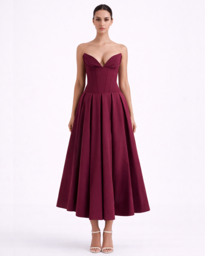 Robe bustier midi évasée avec décolleté structuré et taille cintrée